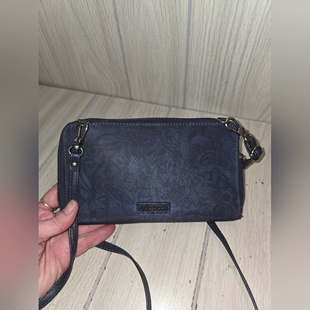 Sakroots Blue Floral Smartphone Crossbody Wallet Adjustable Boho Cottagecore